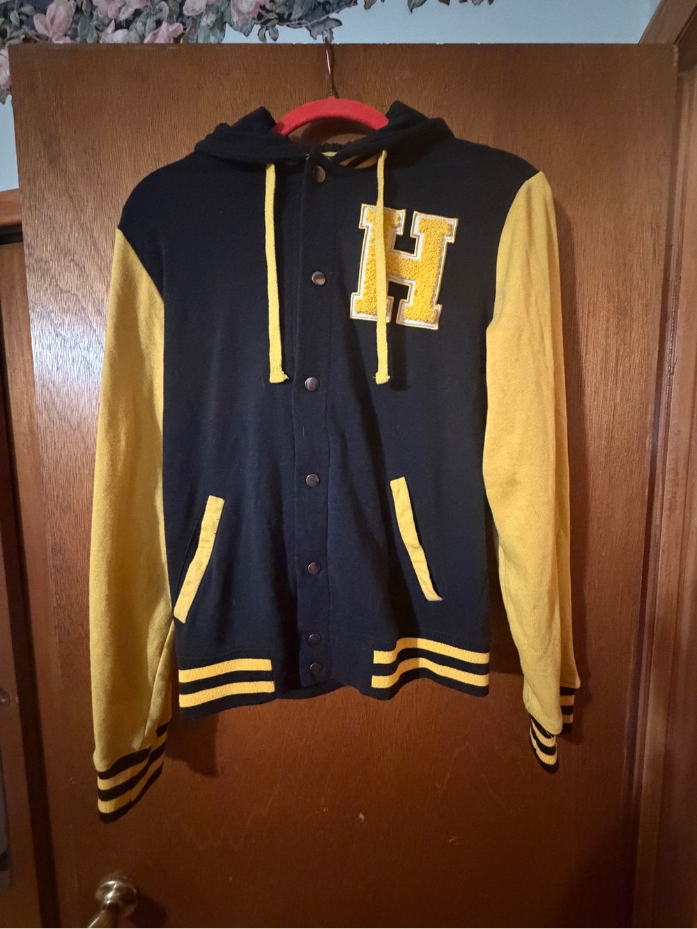 Hot Topic Hufflepuff Varsity Letterman Jacket Black & Yellow